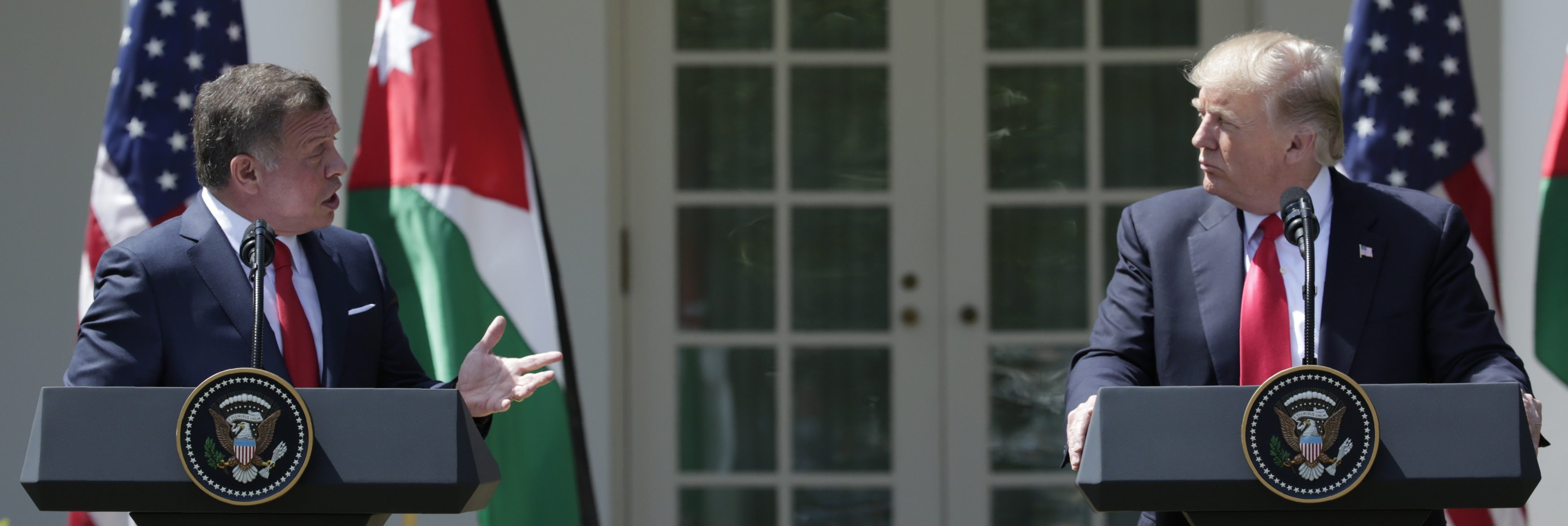 فلتدمروا المخيمات.. تفاصيل الوضع الاستثنائي للاجئين الفلسطينيين بالأردن والكارثة المحدقة بهم جراء صفقة القرن