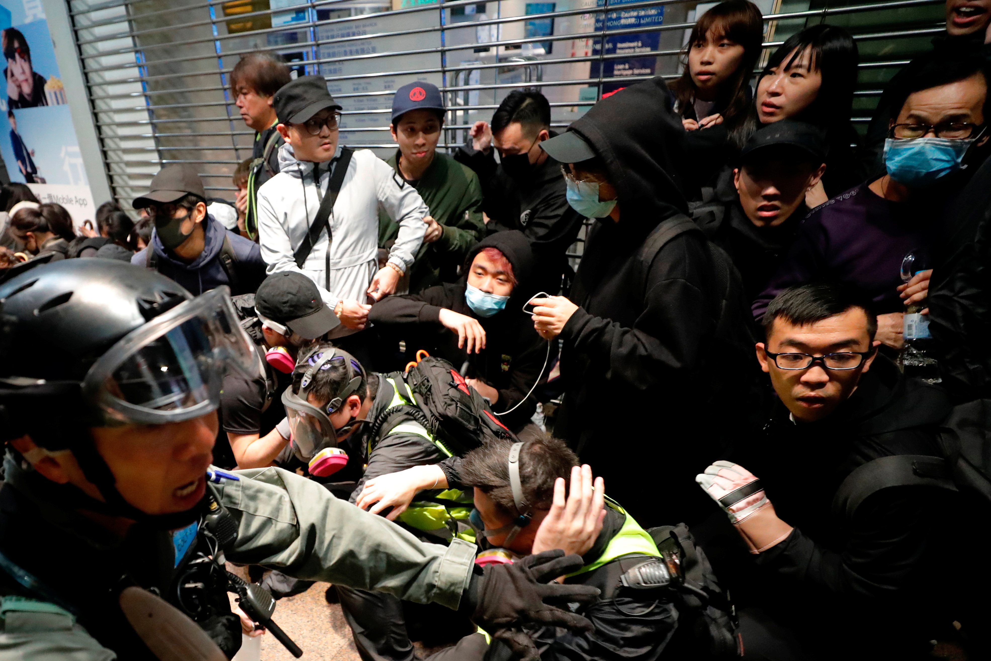 خطوة جديدة ستُغضب الصين.. مُشرِّعون أمريكيون يُرشحون متظاهري هونغ كونغ لجائزة نوبل