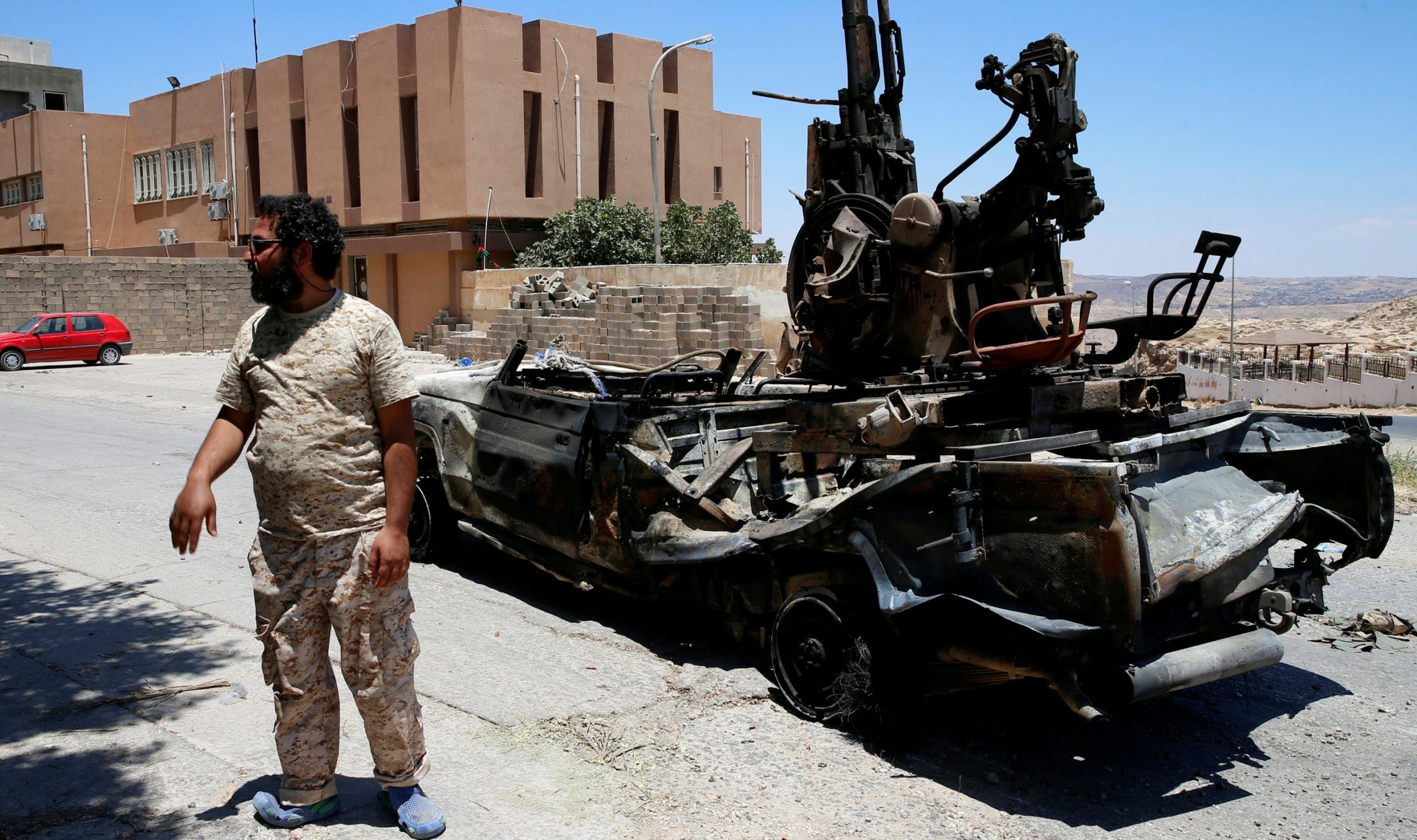 دعا لإحياء العملية “صوفيا” في ليبيا.. جنرال عسكري كبير يحذر من حرب حقيقية قريبة من حدود أوروبا