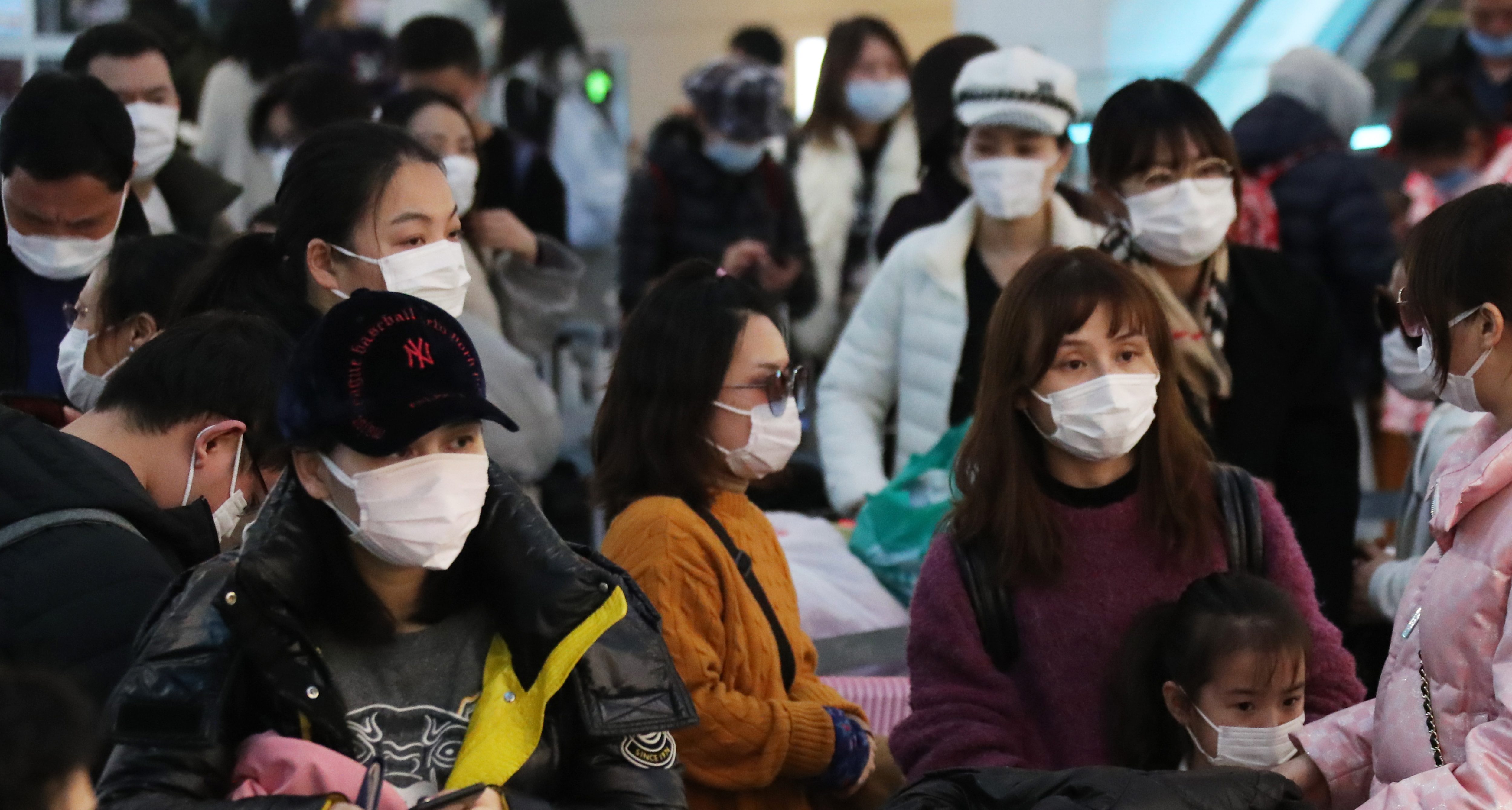 كورونا يتخطى فيروس سارس القاتل بعدد الضحايا! تزايد بالوفيات، وآلاف الإصابات الجديدة خلال ساعات