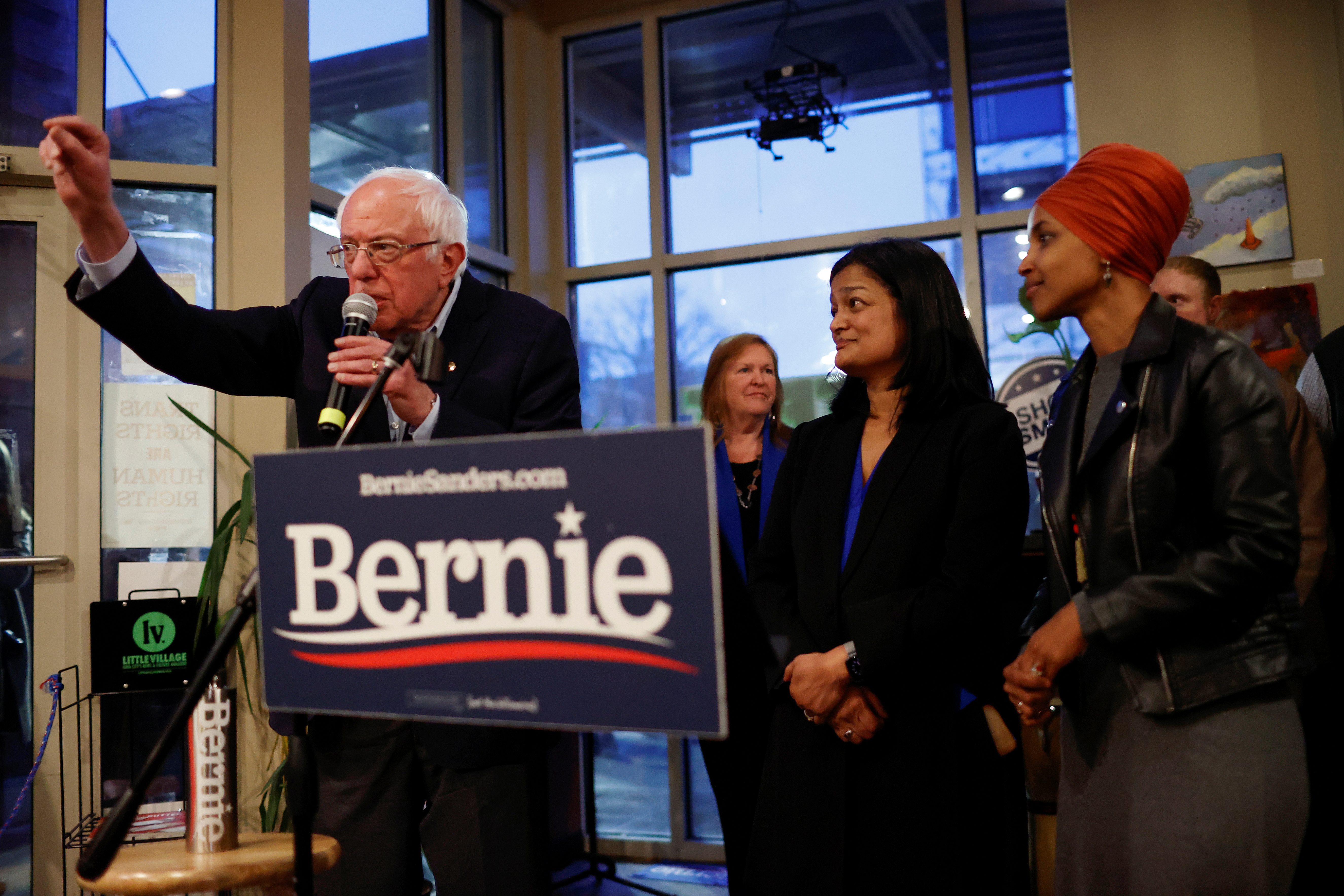 سابقة تاريخية في الانتخابات الأمريكية.. الحزب الديمقراطي يستخدم المساجد للترويج لمرشحيه