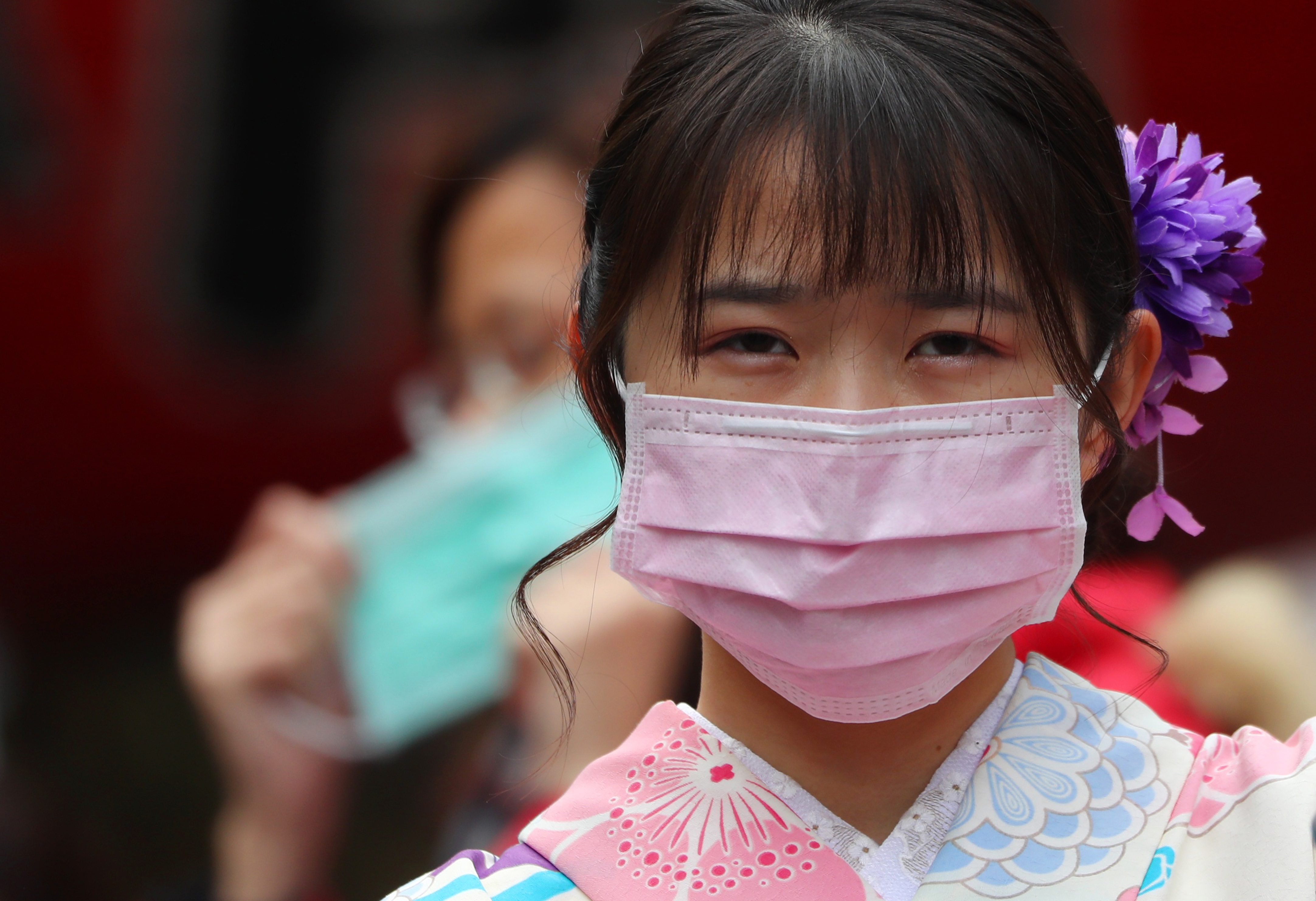 كورونا ينقذ صينية من الاعتداء عليها! رجل تسلل لمنزلها وهي نائمة فأوهمته بأنها مصابة وهرب مرعوباً