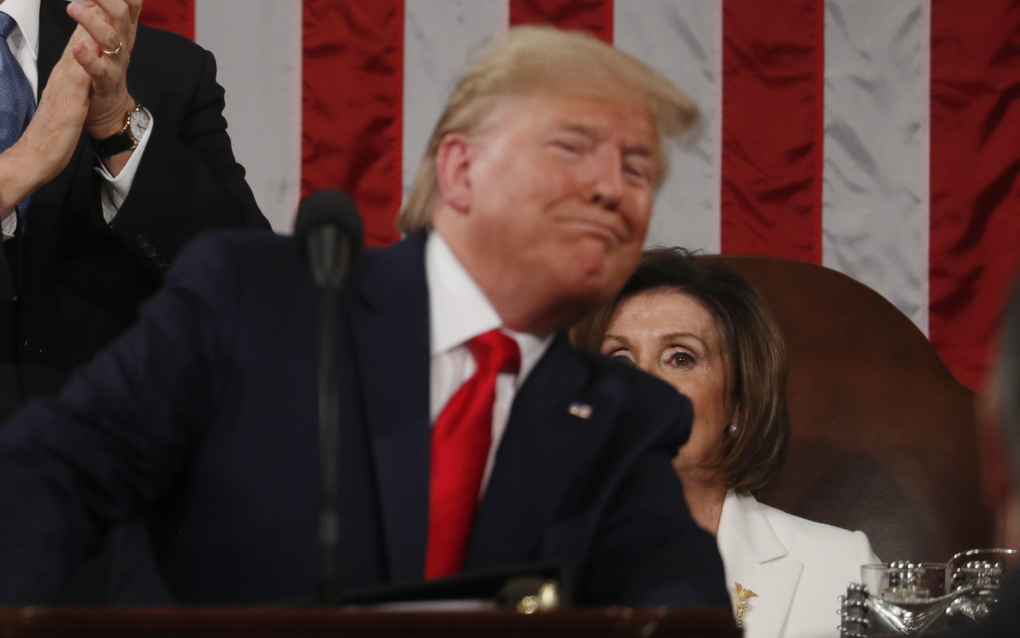 «ترامب باقٍ للأبد».. الرئيس الأمريكي ينشر فيديو ساخراً على تويتر احتفالاً بتبرئته