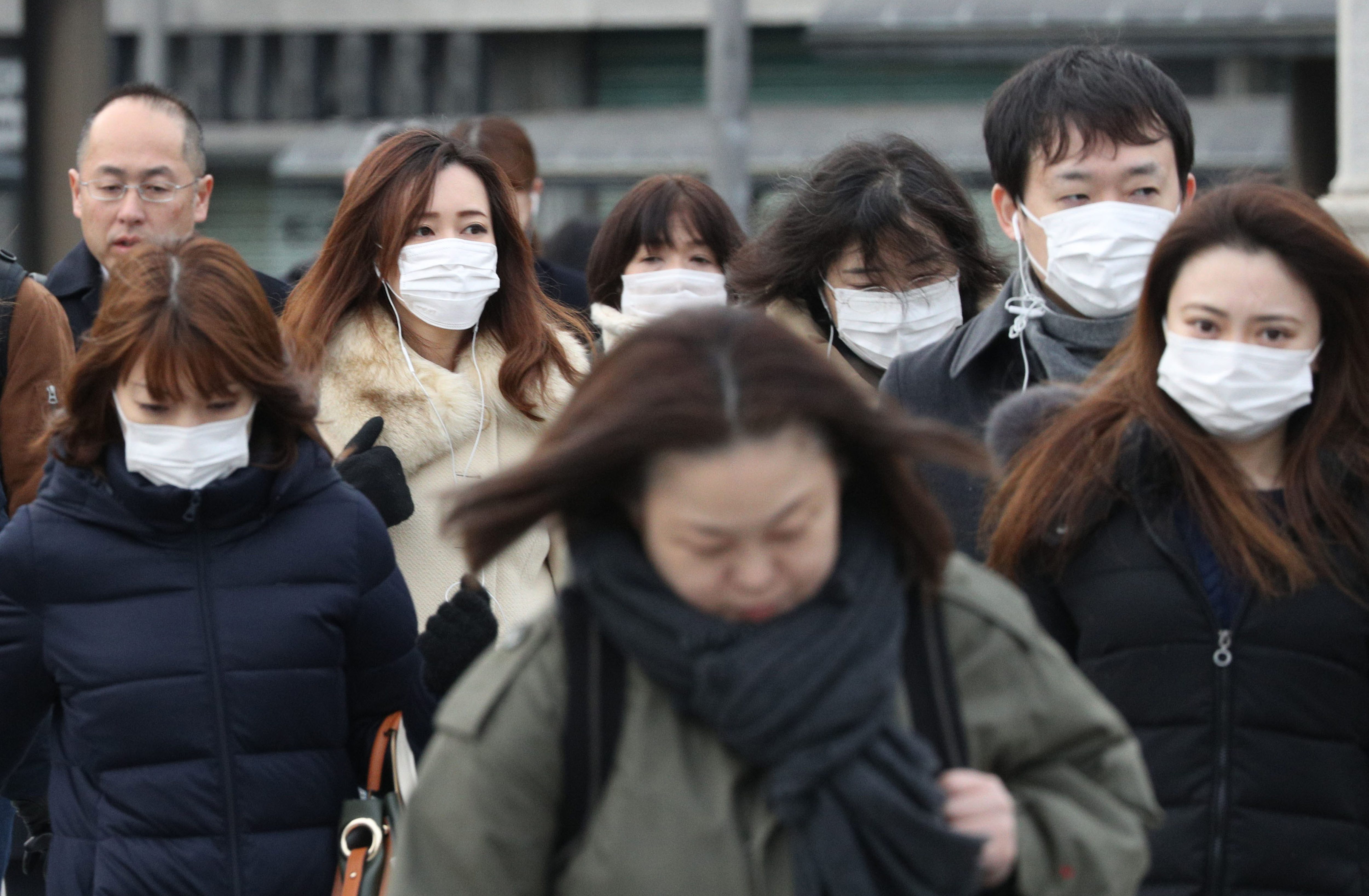 كورونا يزداد فتكاً، مقتل 86 شخصاً في يوم واحد فقط، وتسجيل أول وفاة لأمريكي بالفيروس