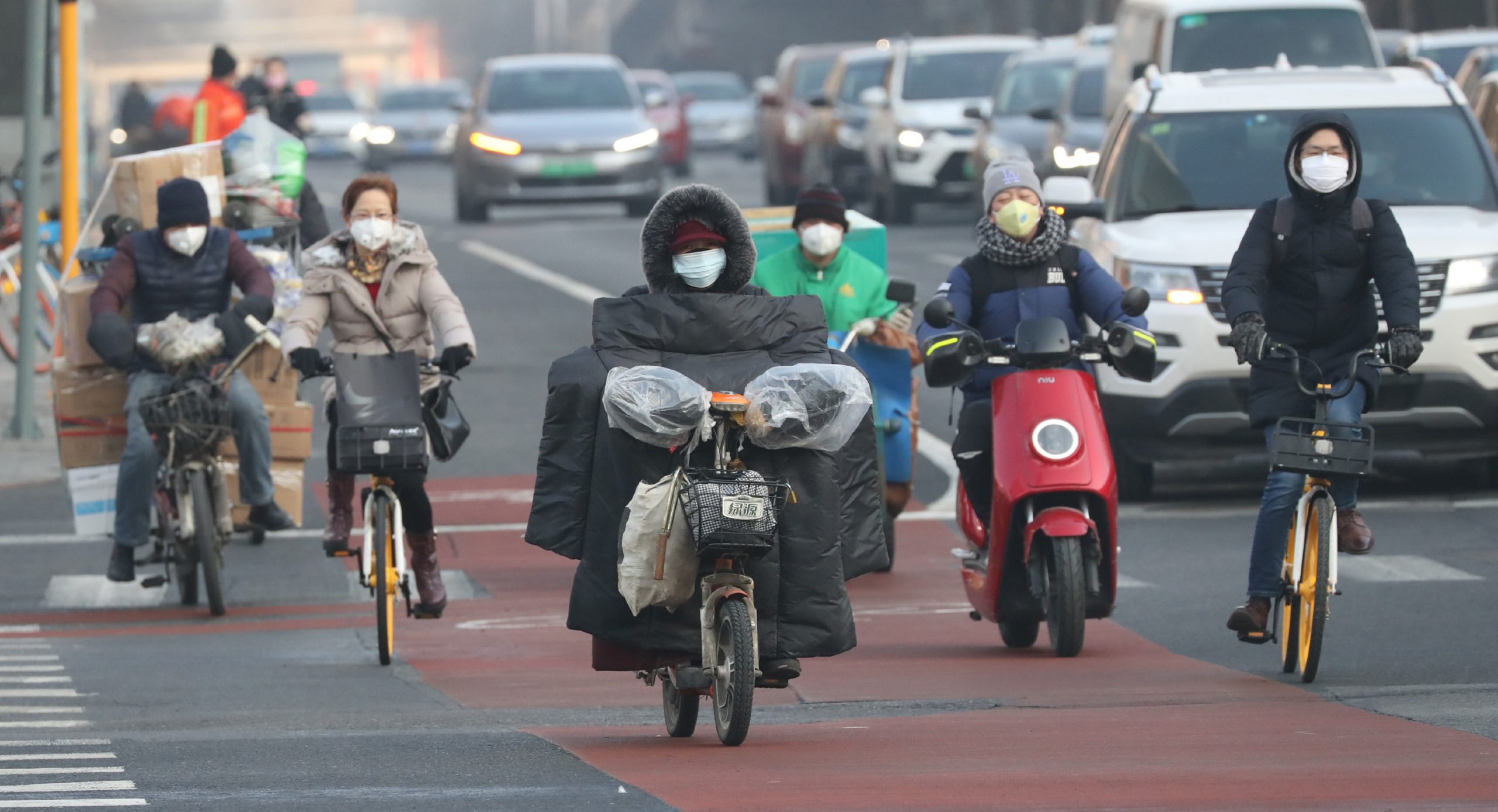 كورونا يقتل نحو 100 شخص في يوم واحد.. أعداد المصابين تتزايد وتصل لأكثر من 40 ألفاً