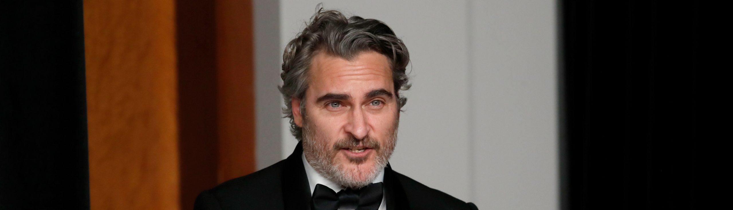 خواكين فينيكس بطل فيلم «الجوكر» يفوز بجائزة أفضل ممثل في جوائز الأوسكار..