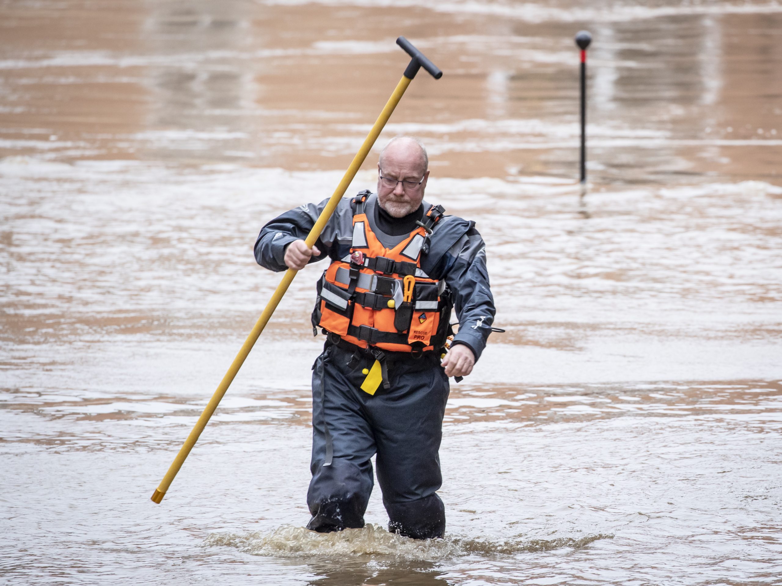 بسبب العاصفة «كيارا».. إلغاء أكثر من 400 رحلة جوية، ومخاوف من فيضانات في دول أوروبية