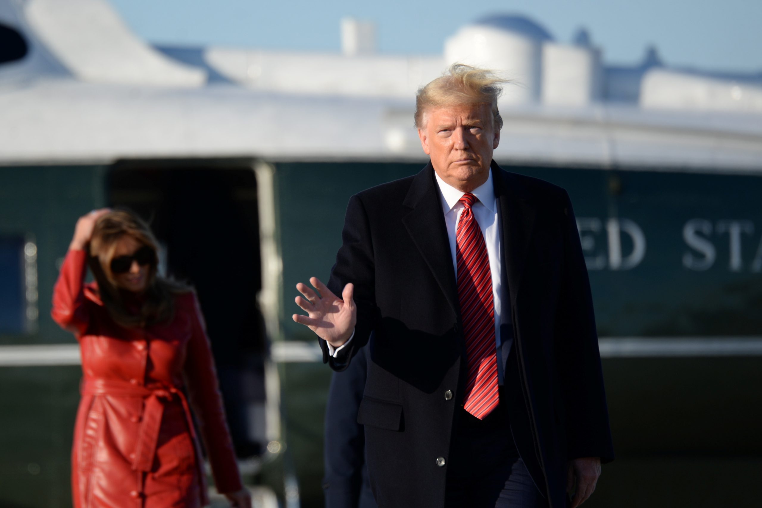 تغريدات ترامب حول القضايا الجنائية السبب.. تصاعد الخلاف بين الرئيس الأمريكي ووزير العدل ويليام بار