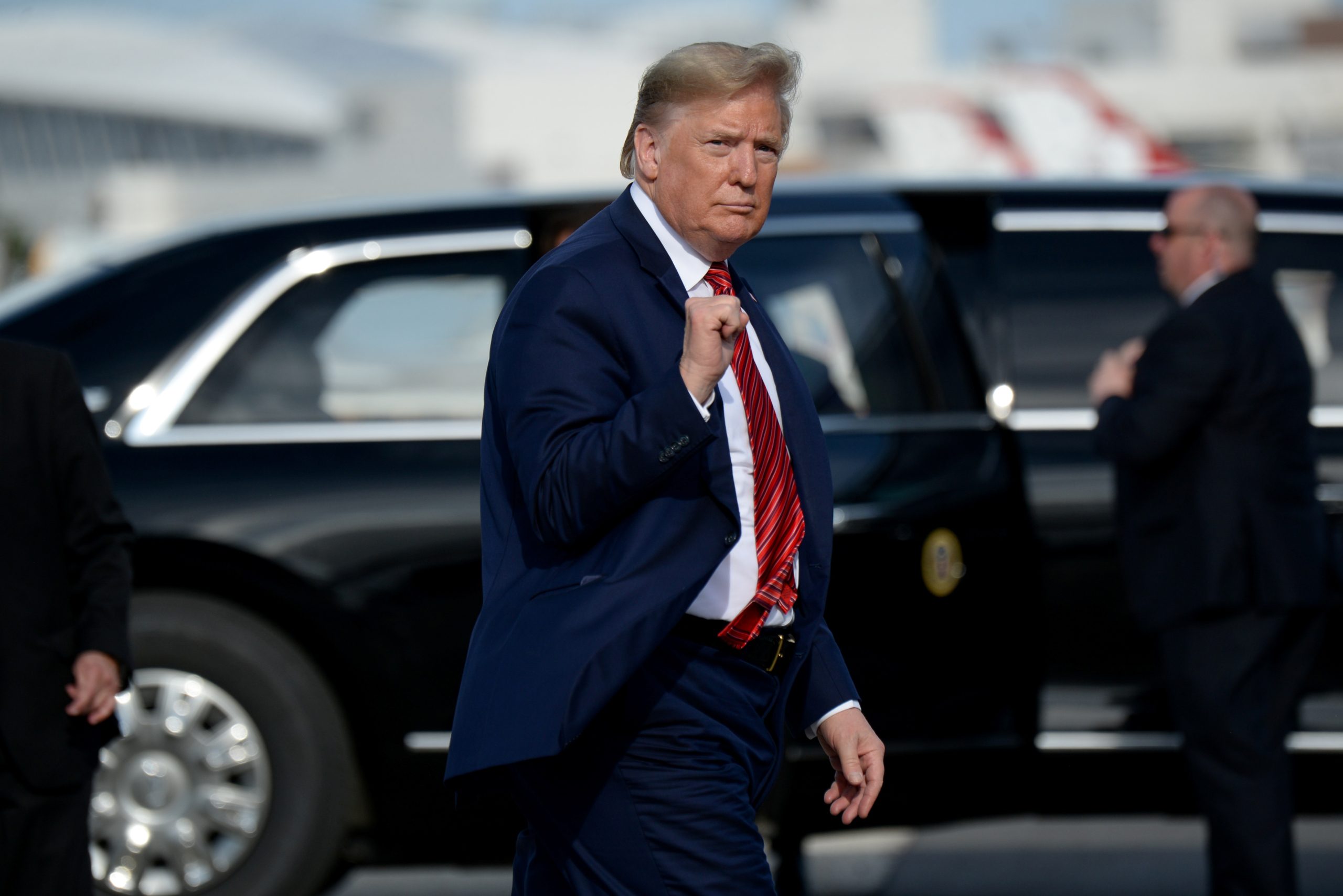 فوز فيلم كوري جنوبي بالأوسكار يثير سخط ترامب، وطاقم العمل يرد: لأنه عاجز عن قراءة الترجمة!