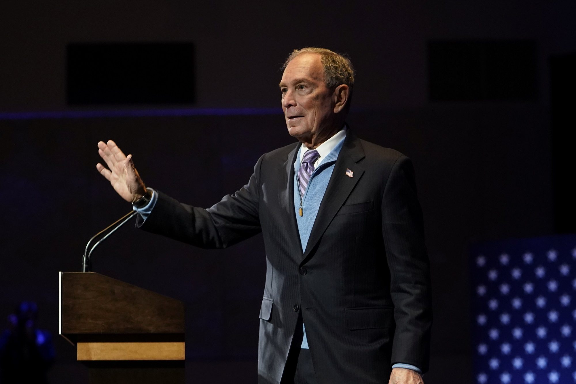 المرشح الأمريكي المحتمل بلومبيرغ: التجسس على المسلمين بالمساجد قرار صحيح