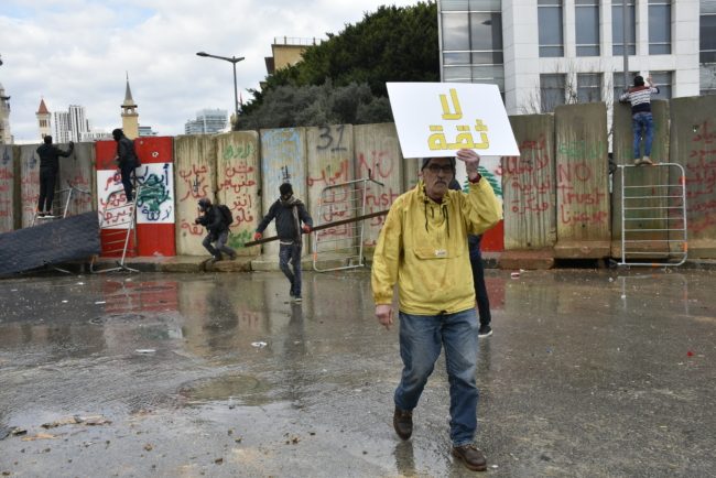 “أنا مش كافر”.. آخر كلمات كتبها لبناني قبل أن ينتحر وترك وراءه شهادة تثبت نظافة “سجله العدلي”