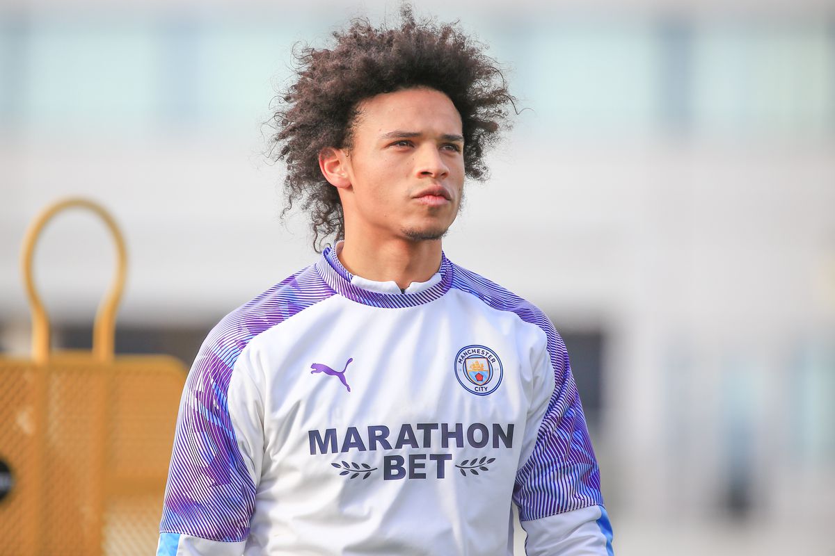 بعد تغيير وكيل أعماله.. جناح مانشستر سيتي ينقلب على فريقه ويتجاهل وعود غوارديولا