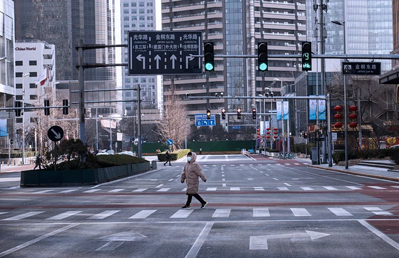 خسائر يومية بعشرات ملايين الدولارات.. العالم ينتظر من الصين فتح مصانعها، فهل سيسمح لها “كورونا” بذلك؟