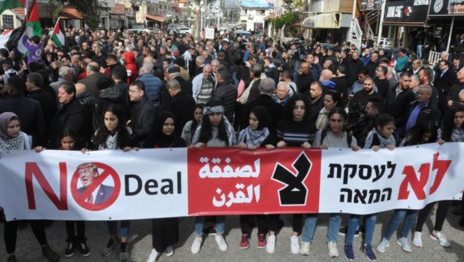 يريد دولة بأقل عدد من الفلسطينيين.. هل يستطيع نتنياهو إلغاء جنسية مئات الآلاف من “عرب الداخل”؟