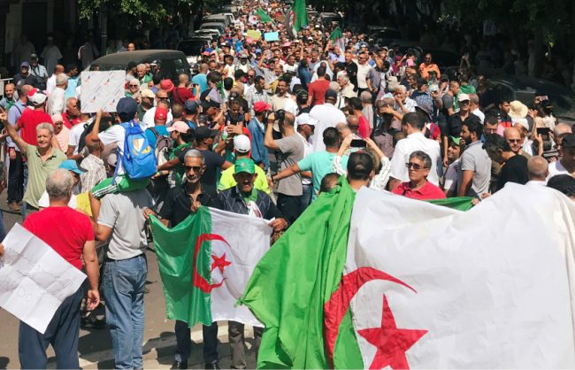 الحراك حول حرية التعبير إلى مكسب جديد للجزائريين، ولكن التخوفات من رهن هذه الحرية ما زالت قائمة