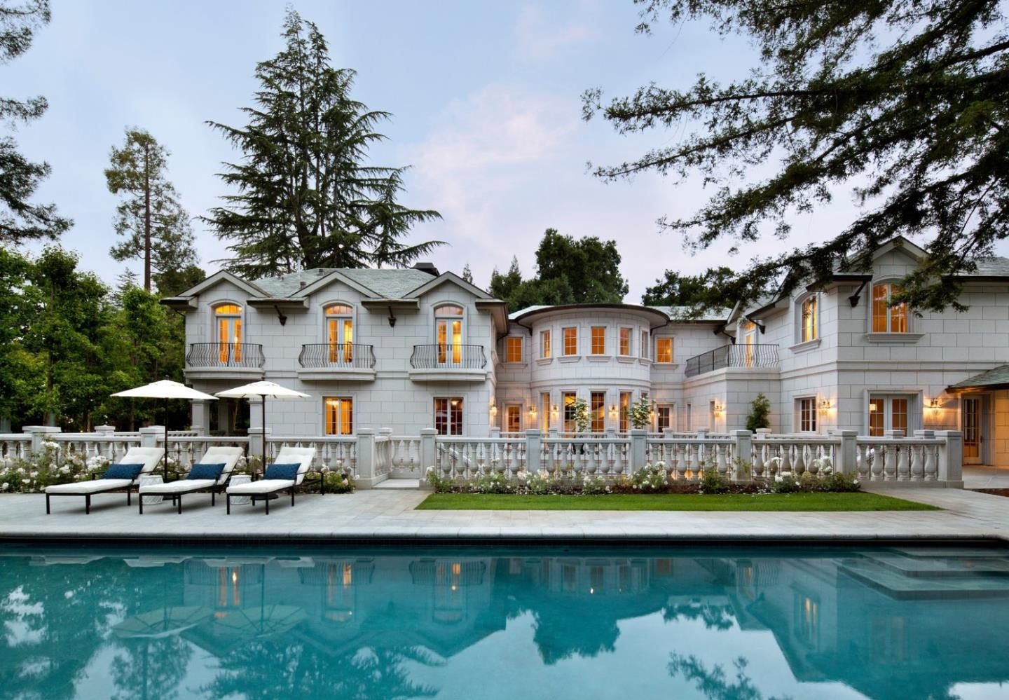 تمتلئ بالقصور الضخمة المُحصّنة.. تعرَّف على أغنى مدينة أمريكية، أرخص منزل بها قيمته 2,5 مليون دولار