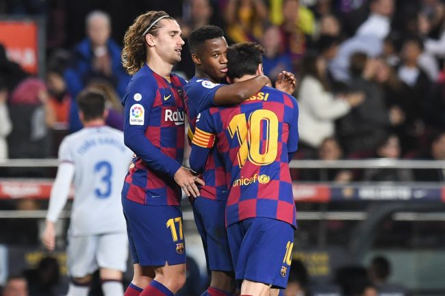 غاب 9 أشهر وخضع لعمليتين جراحيتين.. برشلونة يُعلن عودة نجمه الشاب للمباريات