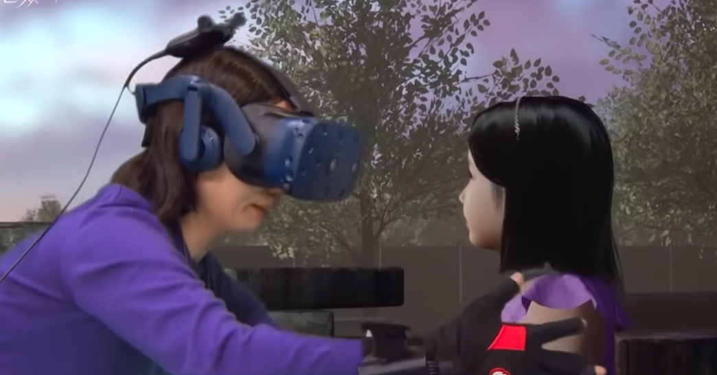 لحظات مؤثرة لأم تلتقي ابنتها المتوفاة باستخدام تقنية الواقع الافتراضي