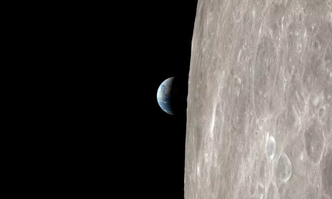 فيديو من “ناسا” يقدم لك مشاهد للقمر من منظور رواد فضاء.. التقطوها خلال رحلة أبولو 13