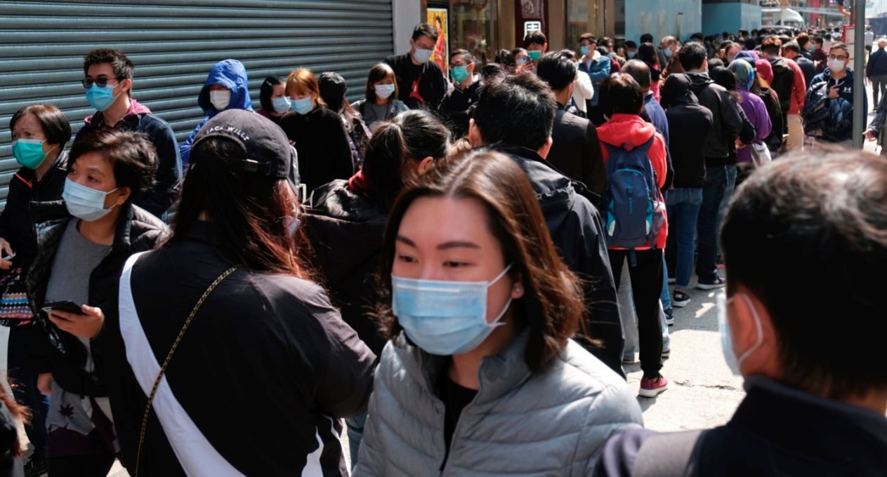 مع وجود فِرَق مختلفة تتنافس لإنتاج لقاح تجريبي، يبقى من غير الواضح من الذي يقود السباق