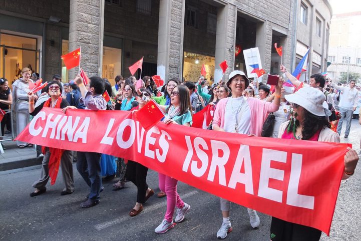 سياح صينيون في القدس المحتلة، 2013/ ويكيميديا