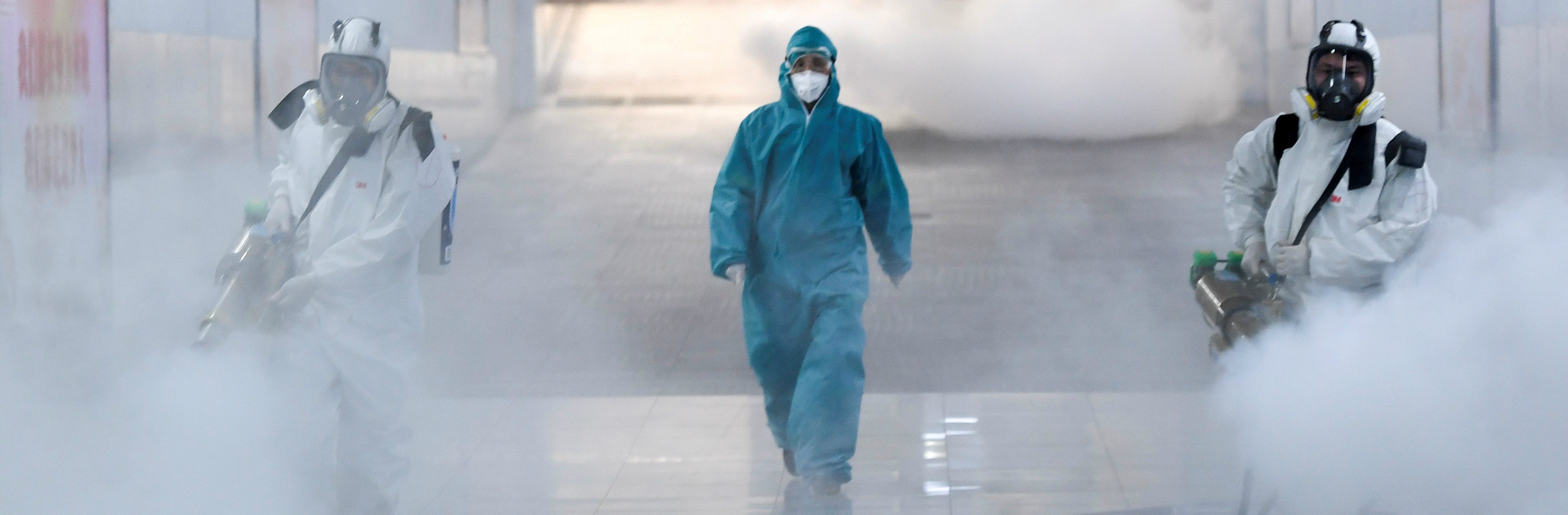 احتمالات “مُفزعة”.. هل يتحول فيروس كورونا إلى وباء شامل، وماذا يعني ذلك؟ خبراء يجيبون