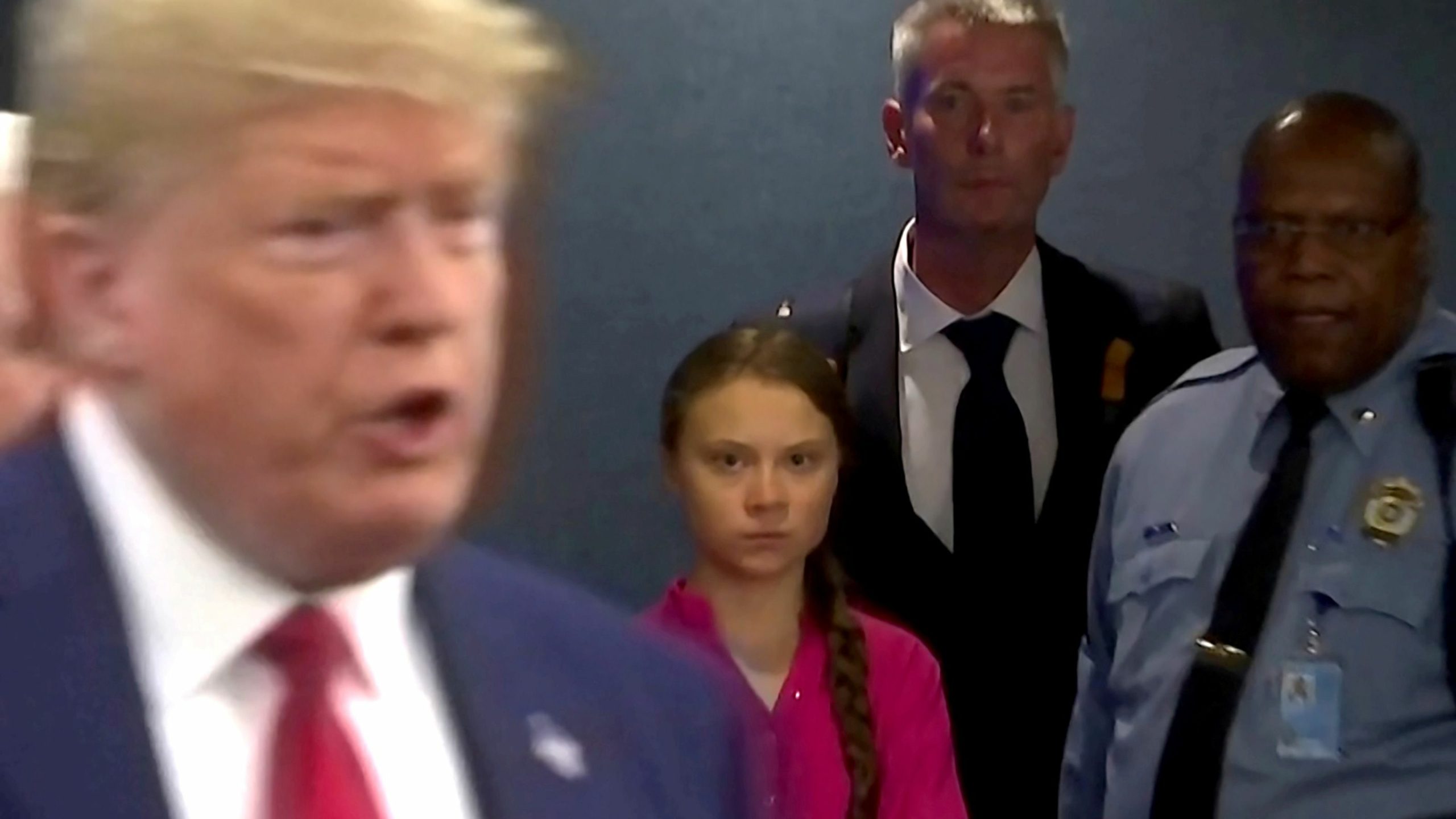 من مُصابة بالتوحد إلى متحدثة بارزة بالعالم! والدة غريتا تروي كيف انقلبت حياة ابنتها وأصبحت تخاطب الزعماء ﻿