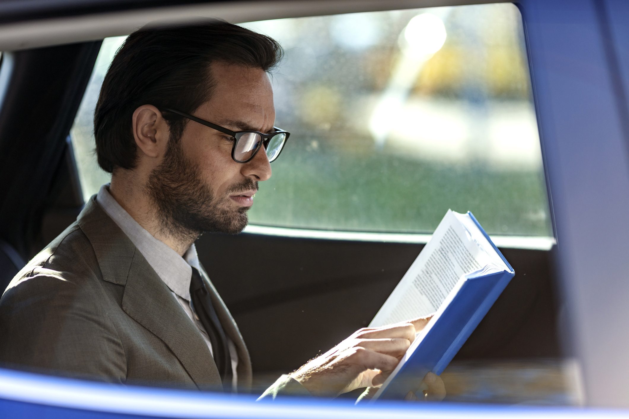 القراءة في السيارة