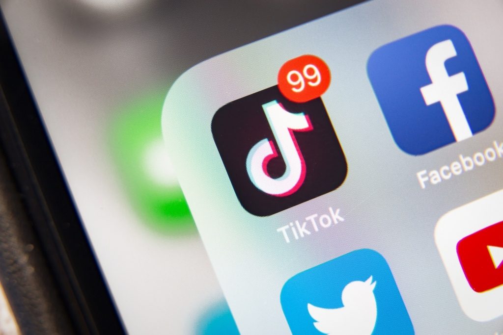 خاصية جديدة في Tik Tok لتقليل الوقت الذي يقضيه المستخدمون على التطبيق.. وتتيح للآباء التحكم فيما يشاهده أبناؤهم