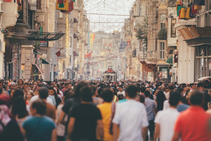 iStock/ شارع الاستقلال في اسطنبول/تركيا