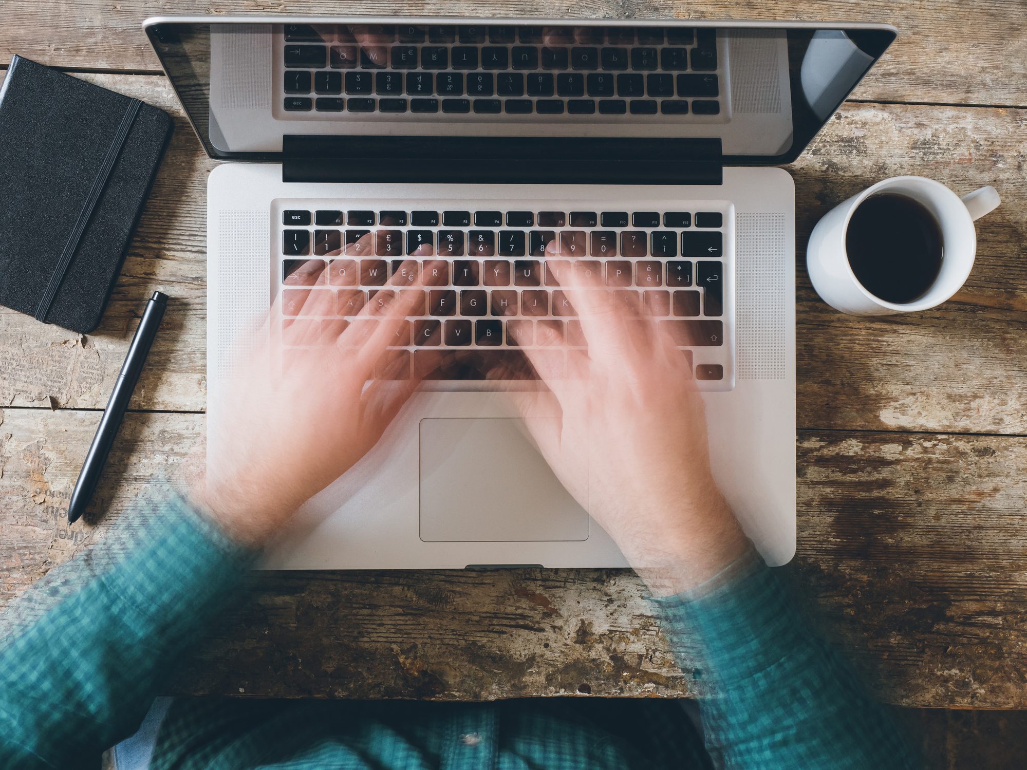 البعض يعاني مع إتقانها.. إليك طرقاً لتحسين سرعتك في الكتابة على لوحة المفاتيح