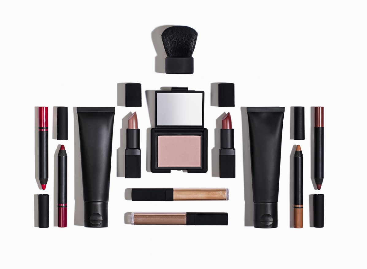 مكونات غريبة في مستحضرات التجميل