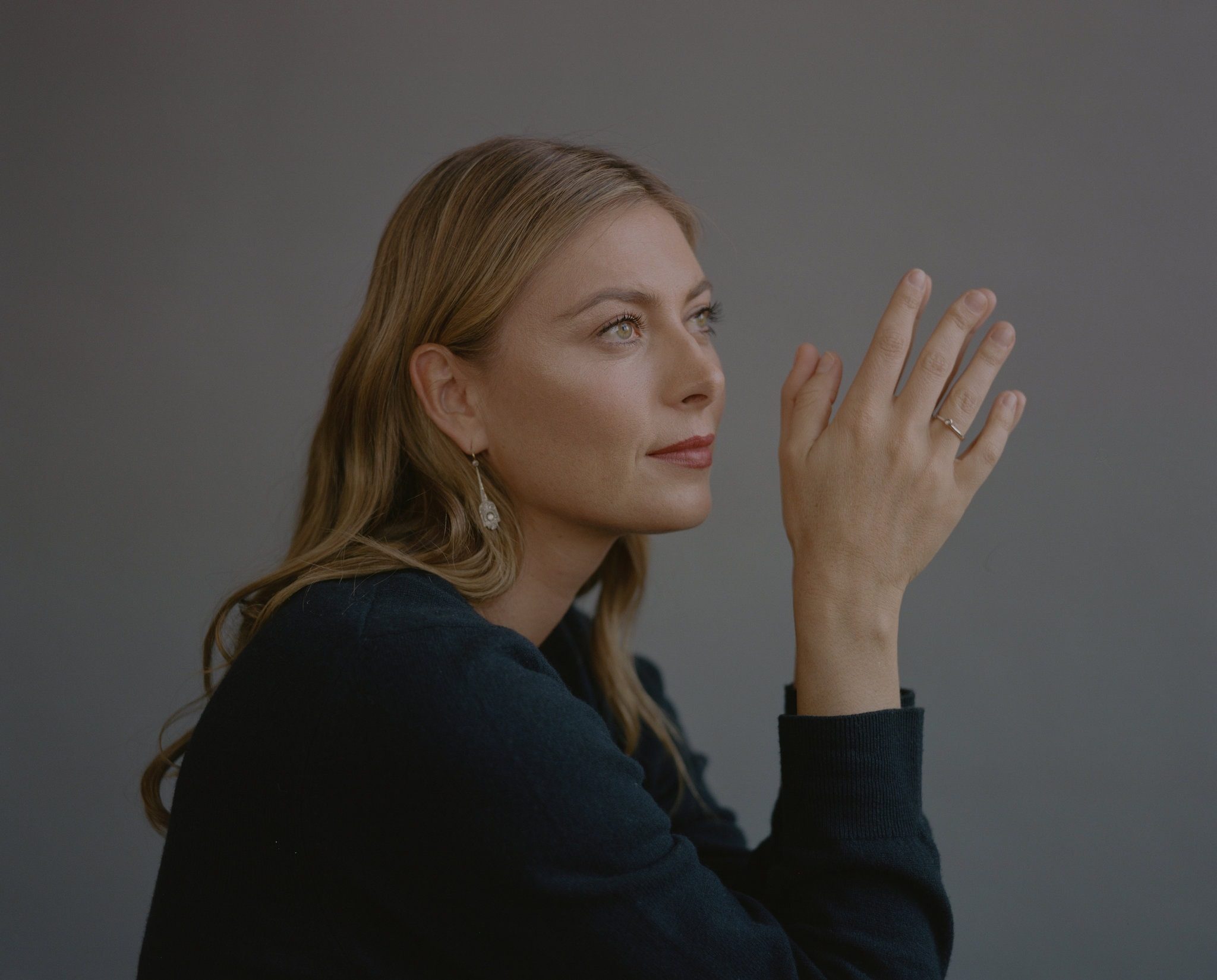 شارابوفا تشتاق إلى ربط حذائها.. جميلة جميلات التنس تودع الملاعب من المركز الـ373