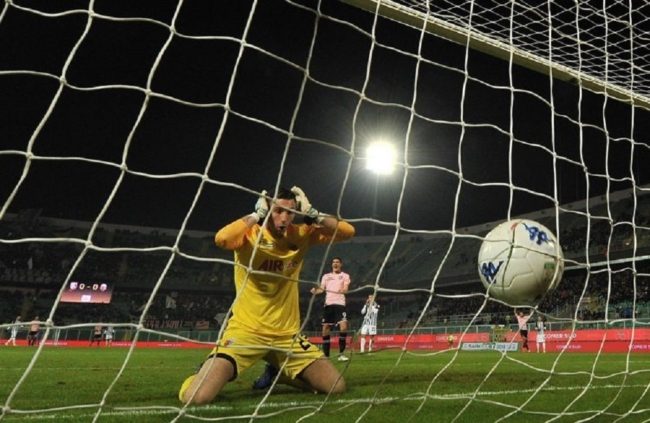 10 أهداف عكسية مُضحكة أبرزها كلف صاحبه إيجاد عمل آخر «فيديو»