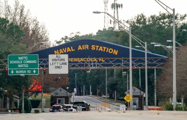 تنظيم القاعدة يتبنى مسؤولية الهجوم الذي شنه سعودي على قاعدة عسكرية بفلوريدا وقَتَل فيه عسكريين