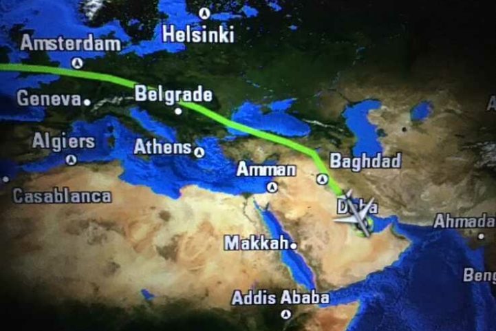 غالبًا ما يتم توجيه رحلات الخطوط الجوية القطرية عبر إيران والعراق لتجنب الطيران فوق المجال الجوي السعودي/ VOA