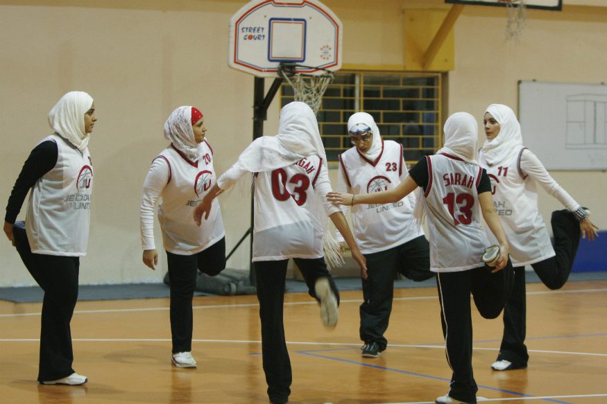 ازدياد استقلال النساء وتطبيقات المواعدة والناس تخشى الذهاب وراء الشمس.. يوميات صحفية إسرائيلية بالسعودية