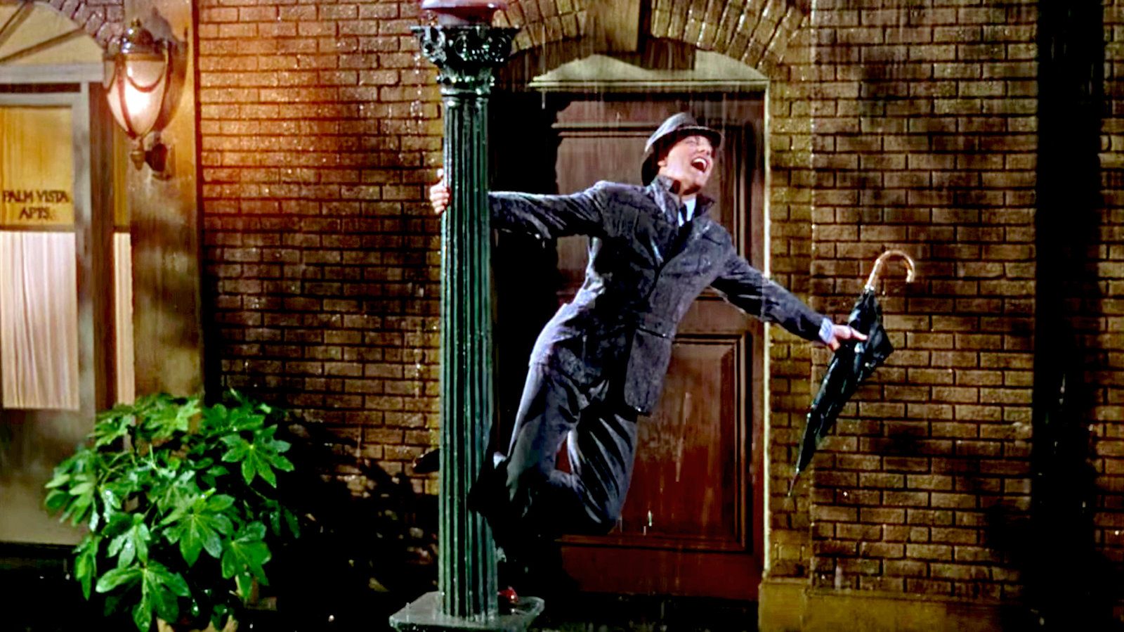 من  «قصة الحي الغربي» إلى  «الغناء تحت المطر».. إليك أفضل أفلام غنائية أنتجتها هوليوود حتى اليوم