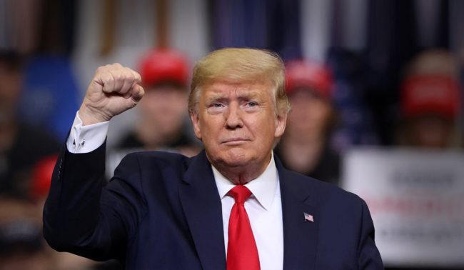 يهدم حصونها تدريجياً.. الغارديان: تبرئة ترامب بداية النهاية للديمقراطية الأمريكية