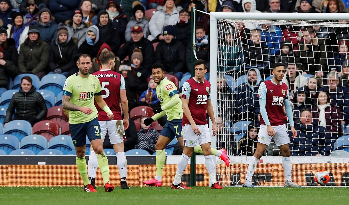 عودة الدوري الإنجليزي تواجع بعض العقبات بسبب فيروس كورونا (رويترز)