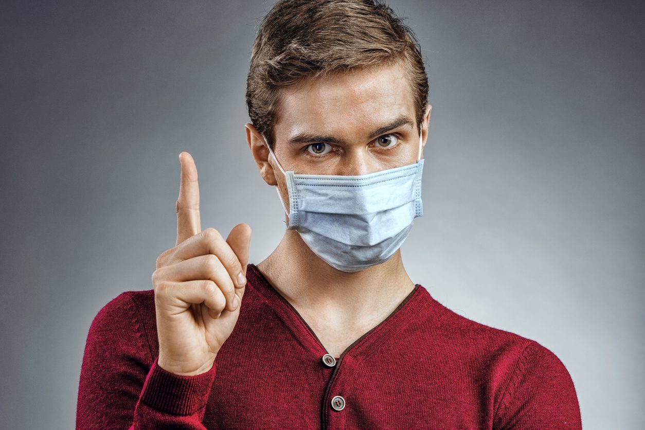 تحمينا من فيروس كورونا وتنقله لنا.. هل يجب أن نرتدي كمامة أم لا؟