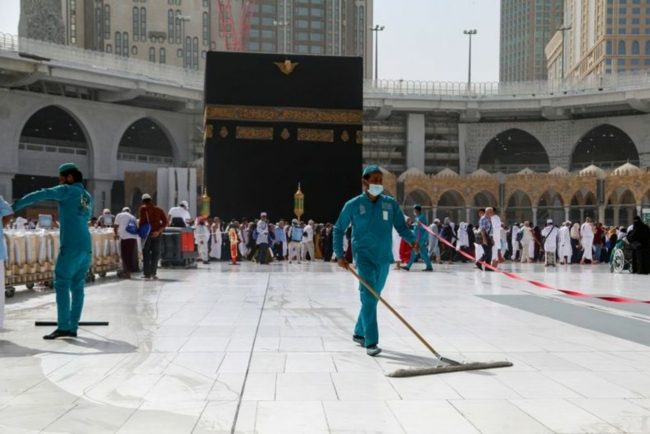 السعودية تسمح بإقامة “تراويح” رمضان بالمسجد الحرام! ستفرض إجراءات مشددة وستطلب تصريحاً للصلاة