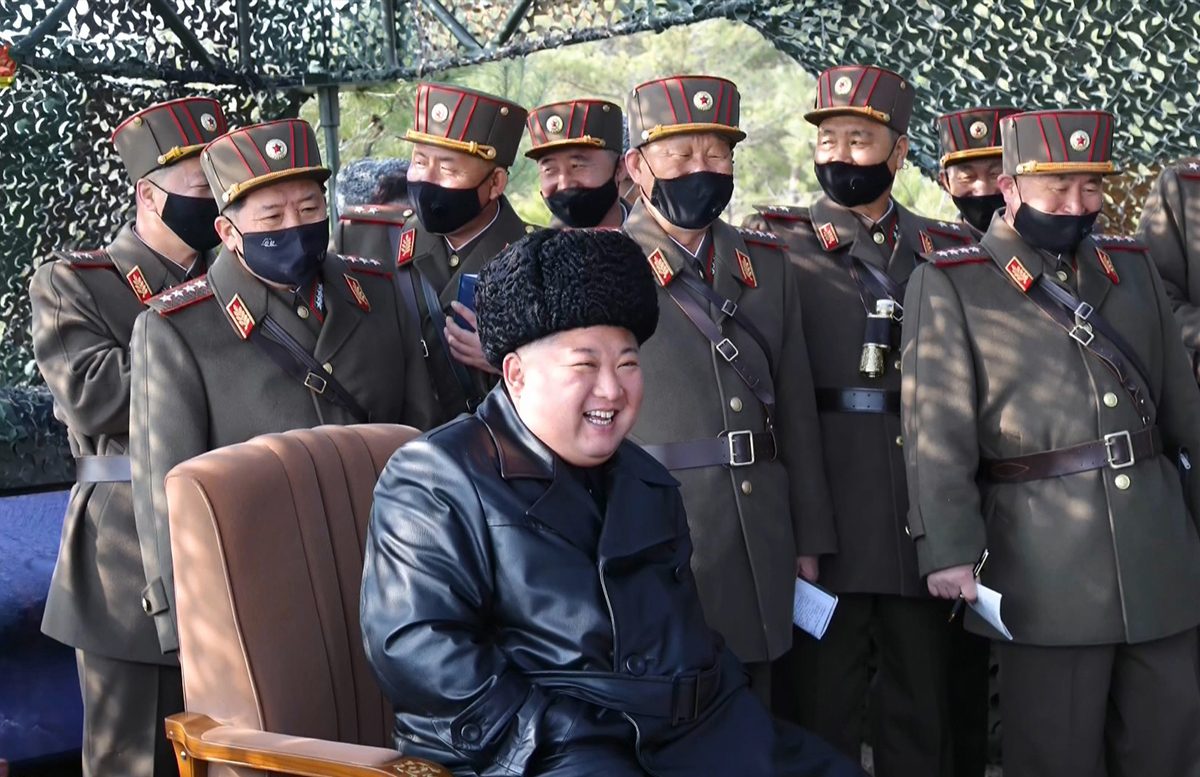 قلصت نشاطها العسكري وأجواؤها مغلقة.. كوريا الشمالية تزعم قهر كورونا، لكن هل يصدقها أحد؟