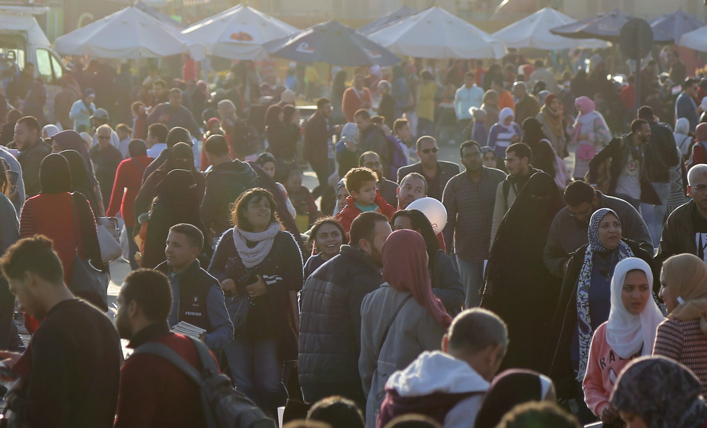 مصر تؤكد اكتشاف ثاني إصابة بكورونا، وأمريكا تسجل وفاة جديدة به.. المصابون بالفيروس يقتربون من 90 ألفاً