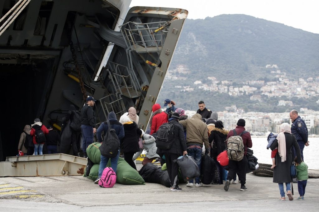 رئيس وزراء أوروبي يطالب بطرد المهاجرين / رويترز