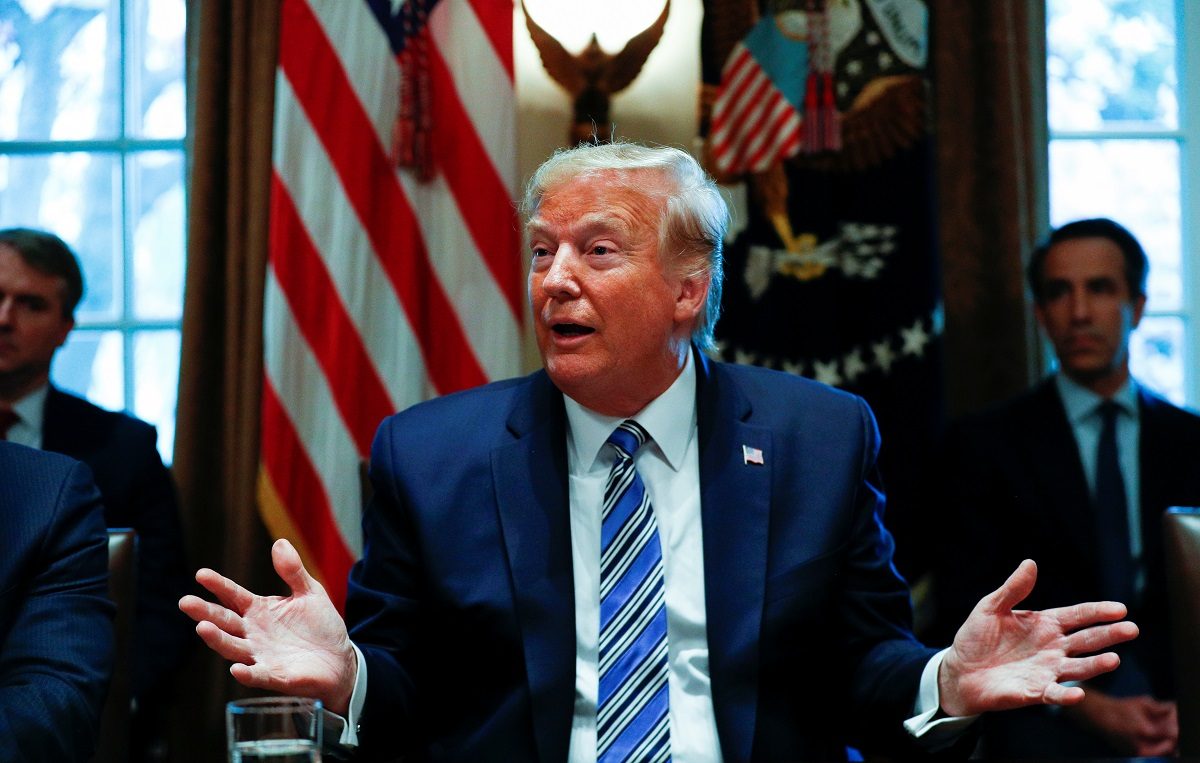 ترامب يعلن: لا رحلات طيران بين أمريكا وأوروبا لـ30 يوماً باستثناء بريطانيا