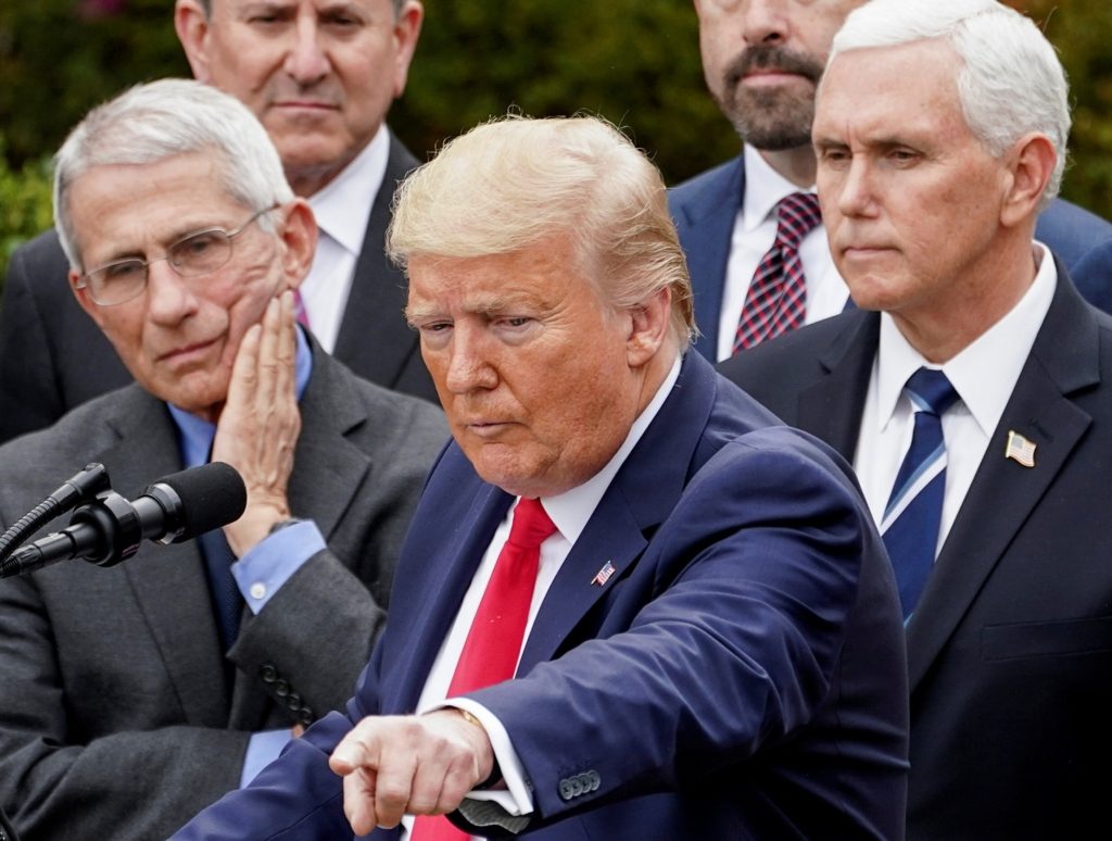 كورونا في أمريكا: الطوارئ تطلب توفير 100 ألف كيس جثة لتغطية الوفيات المحتملة، ووفاة ثاني رضيع جراء الفيروس