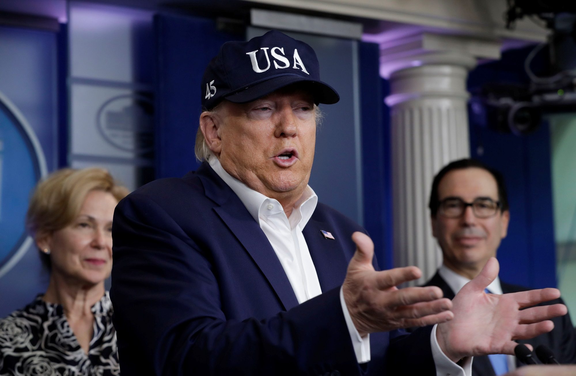 أمريكا تكشف نتيجة فحص ترامب من كورونا.. وإسبانيا تؤكد إصابة زوجة رئيس الوزراء بالفيروس