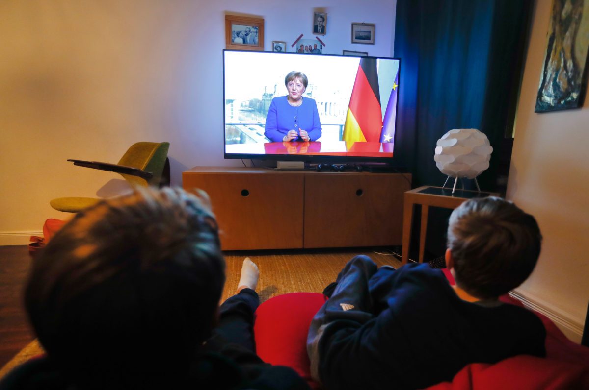 بالرغم من تفاقم الإصابات بكورونا في ألمانيا، الوفيات أقل 40 مرة من إيطاليا، فما تفسير ذلك؟