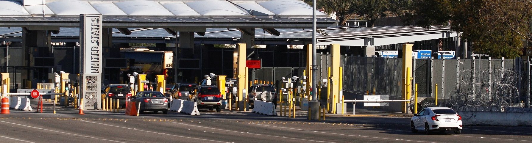 كورونا يقلب الموازين.. مكسيكيون يغلقون المعابر الحدودية لمنع دخول الأمريكيين لبلادهم